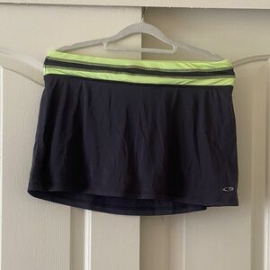 CHAMPION DUO Daran Black and Neon Green Athletic Skirt - Short. Size M